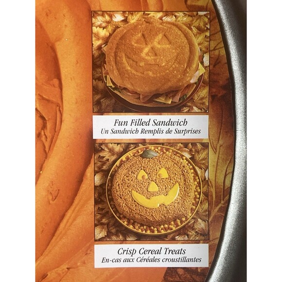 HALLOWEEN Pumpkin JACK-O-LANTERN CAKE PAN Wilton Non-stick New - 12"12"x2" - Picture 6 of 6